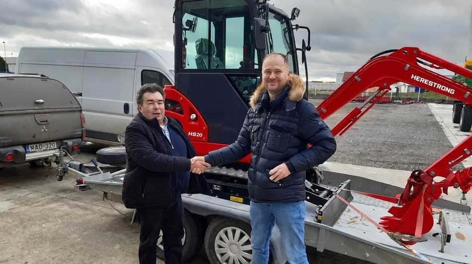 HERESTRONG HS20 excavator at a customer site in the Czech Republic