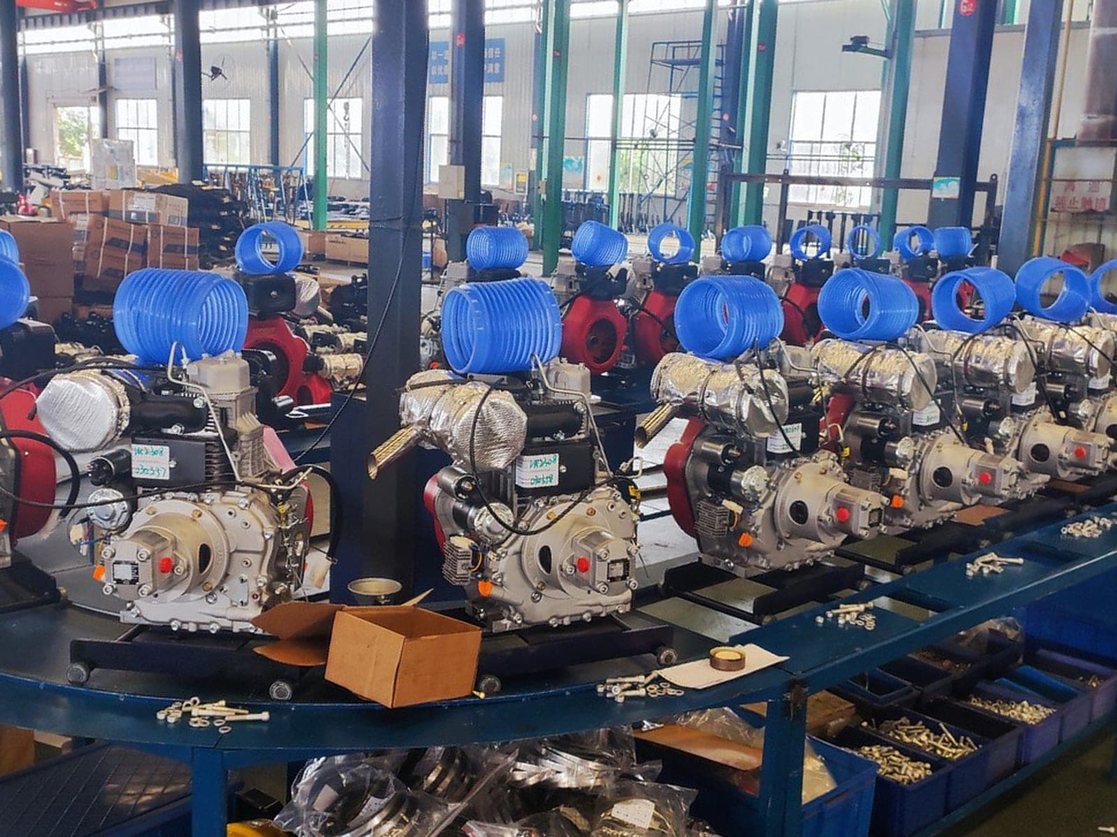 Diesel engines in pre-assembly at the HERESTRONG factory
